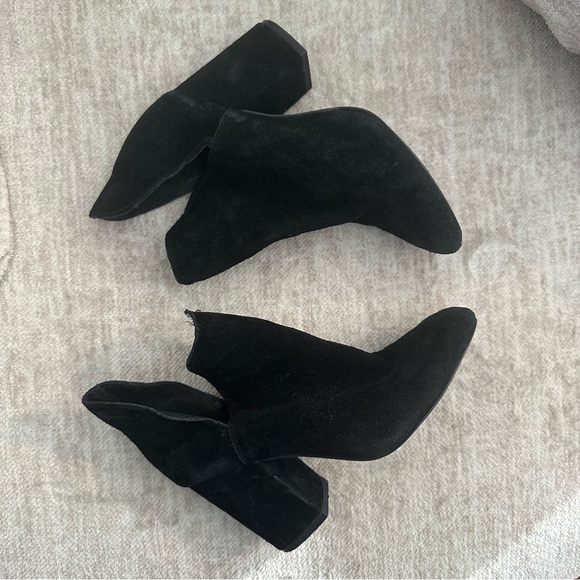 Steve Madden Women Rookie Bootie Black Suede Pull On Size 6 - Picture 2 of 11